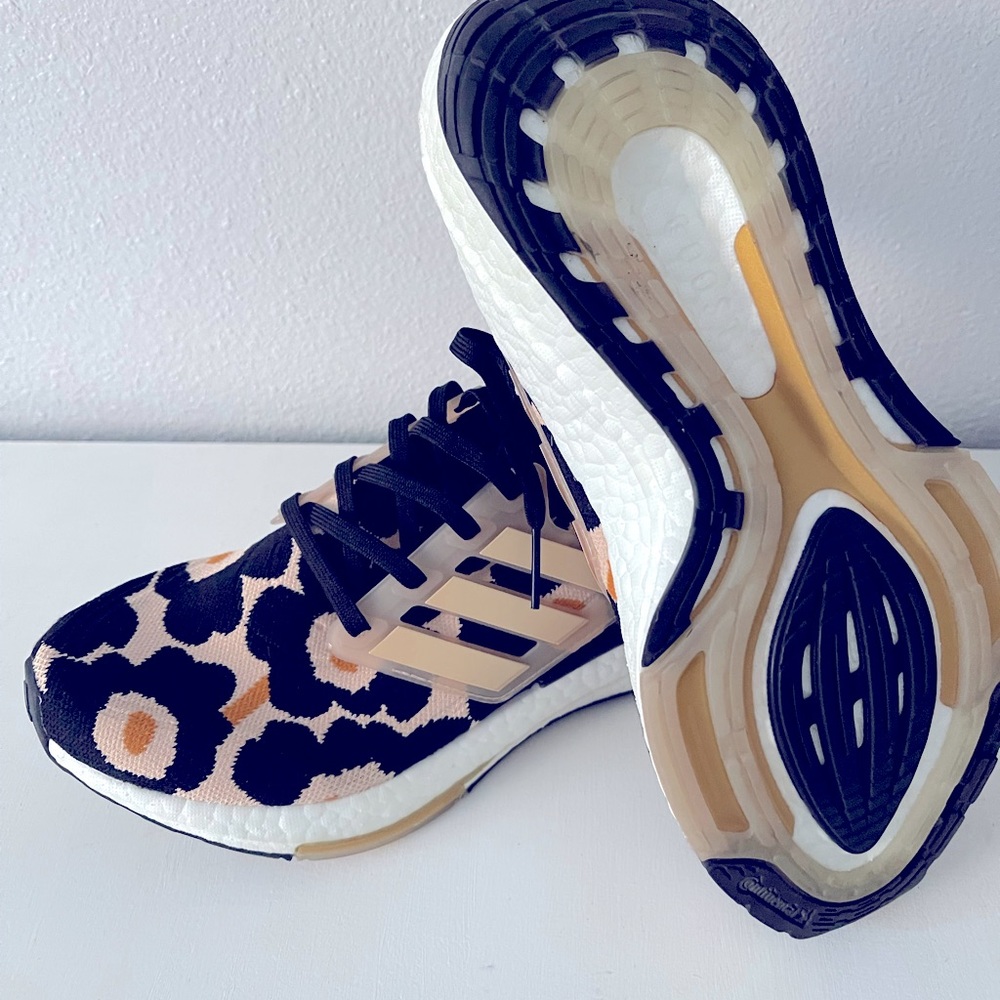 Selling a pair of Adidas UltraBoost x Marimekko size 8 in brand new condition.